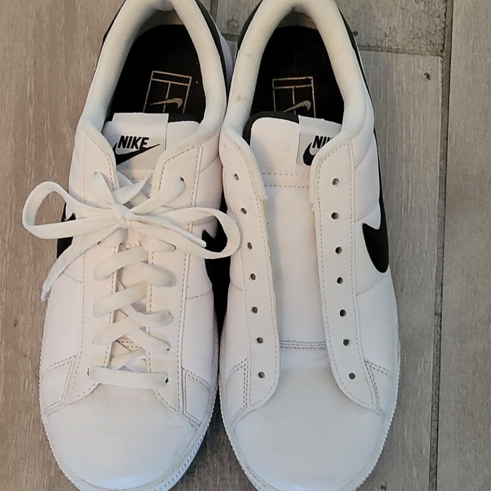 Nike men's tennis shoes